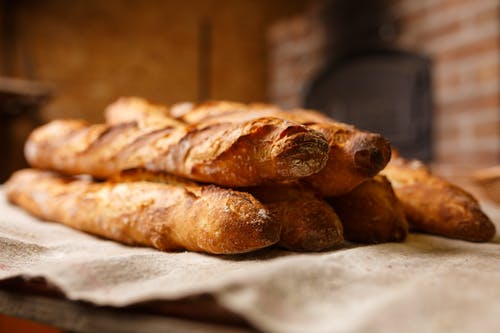 THE BREADWOMAN